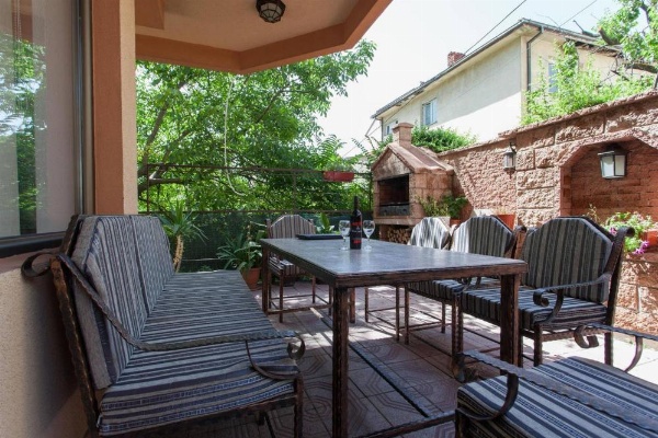Kukunesh Apartments image 30